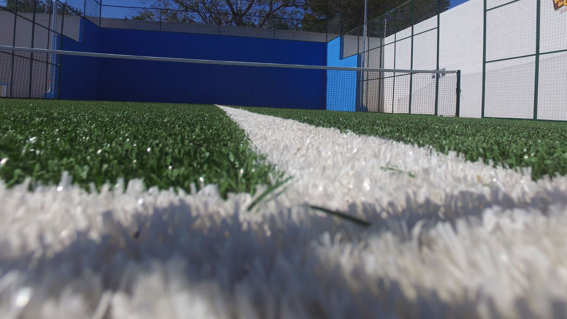 Cancha Padel en Chichí Suarez | Greenlasting - Pasto sintético Deportivo